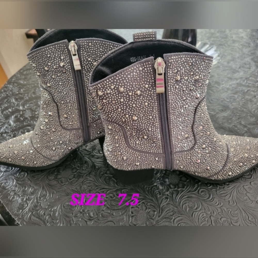 Azalea Wang Silver/grey Rhinesone Boots Size 7.5